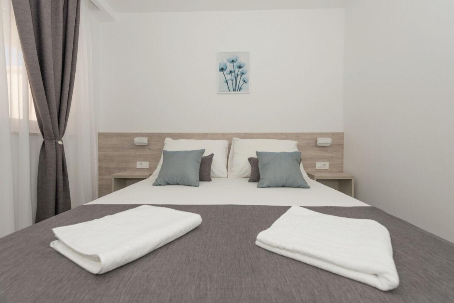 Apartments Mari - 40M From The Beach Makarska Exterior photo