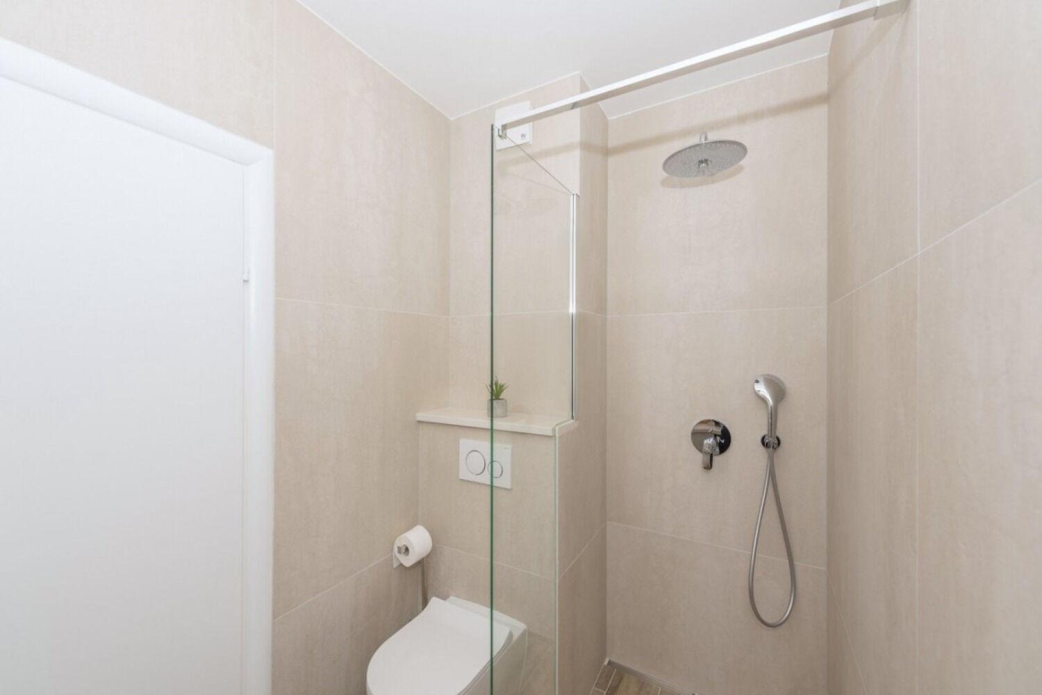 Apartments Mari - 40M From The Beach Makarska Exterior photo
