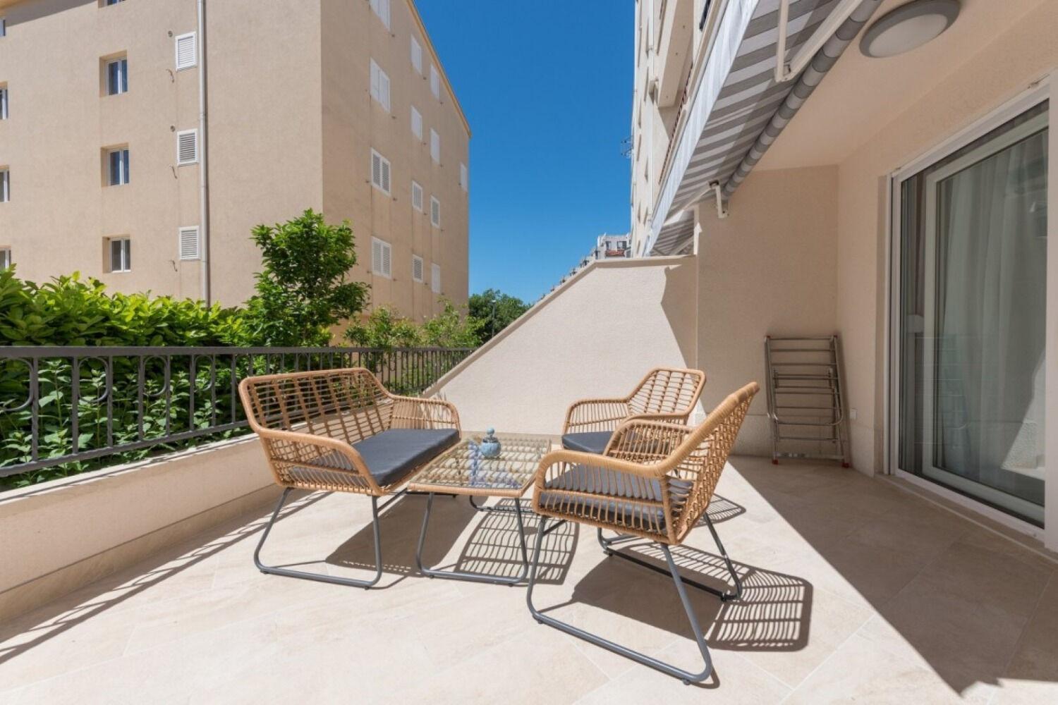 Apartments Mari - 40M From The Beach Makarska Exterior photo