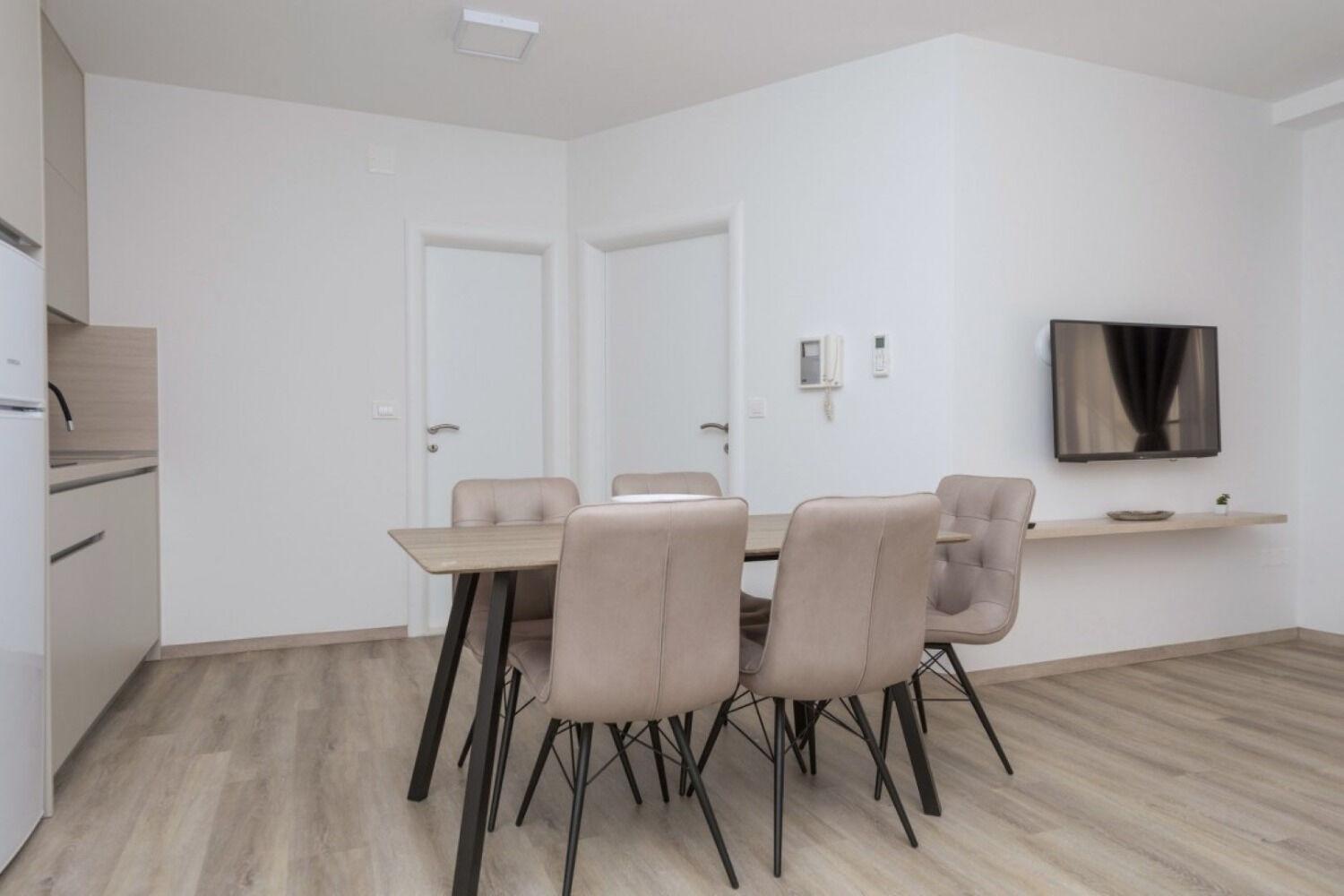 Apartments Mari - 40M From The Beach Makarska Exterior photo