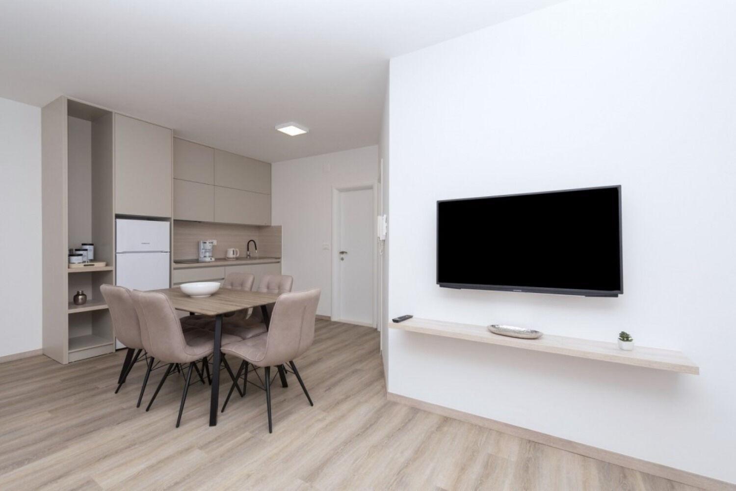Apartments Mari - 40M From The Beach Makarska Exterior photo