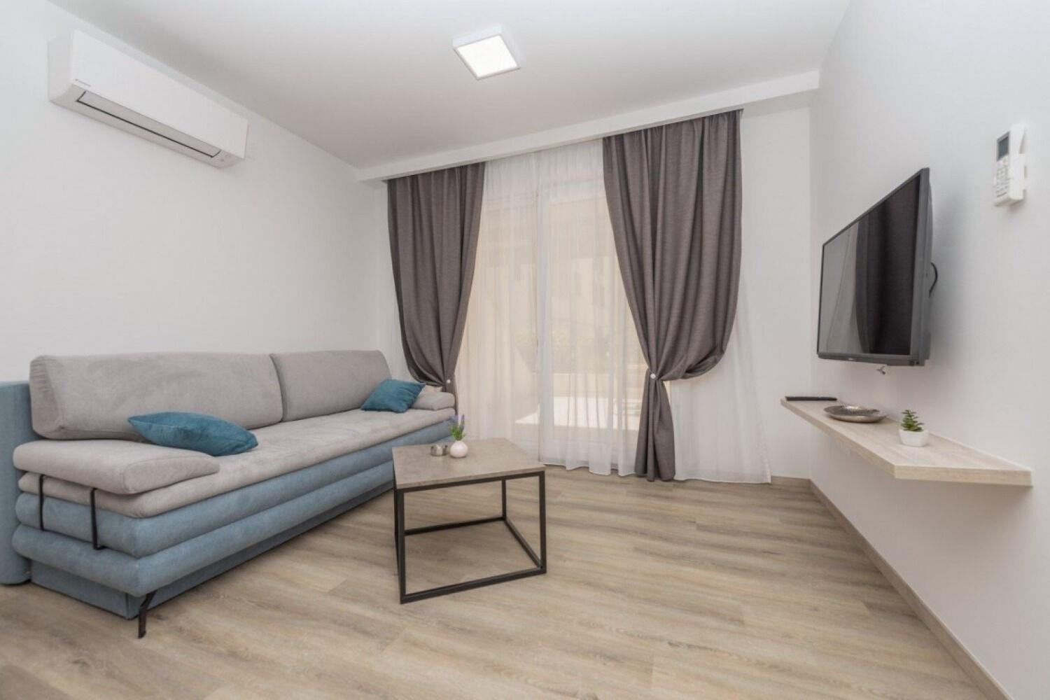 Apartments Mari - 40M From The Beach Makarska Exterior photo