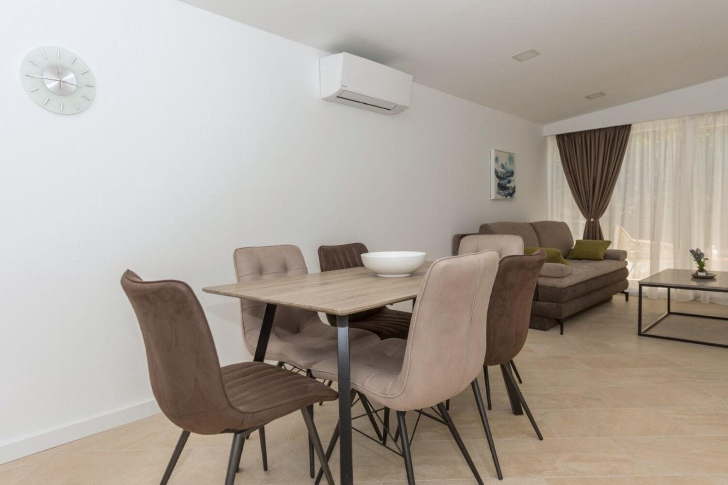 Apartments Mari - 40M From The Beach Makarska Exterior photo