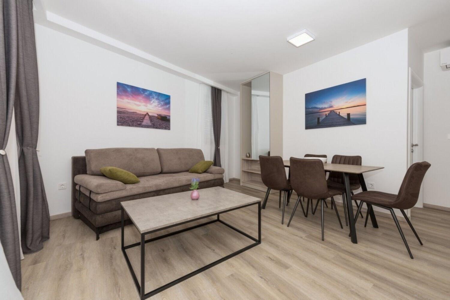 Apartments Mari - 40M From The Beach Makarska Exterior photo