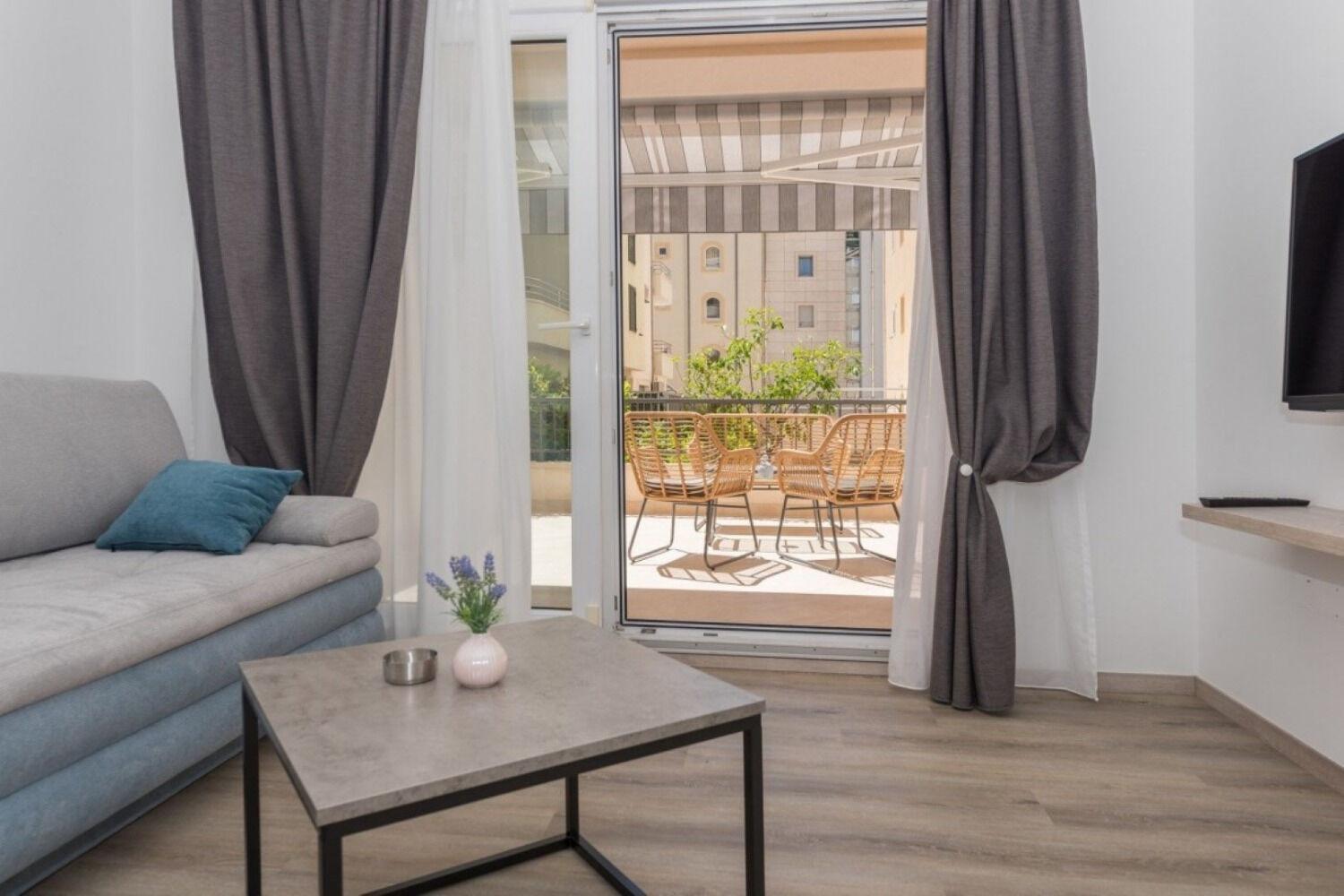 Apartments Mari - 40M From The Beach Makarska Exterior photo